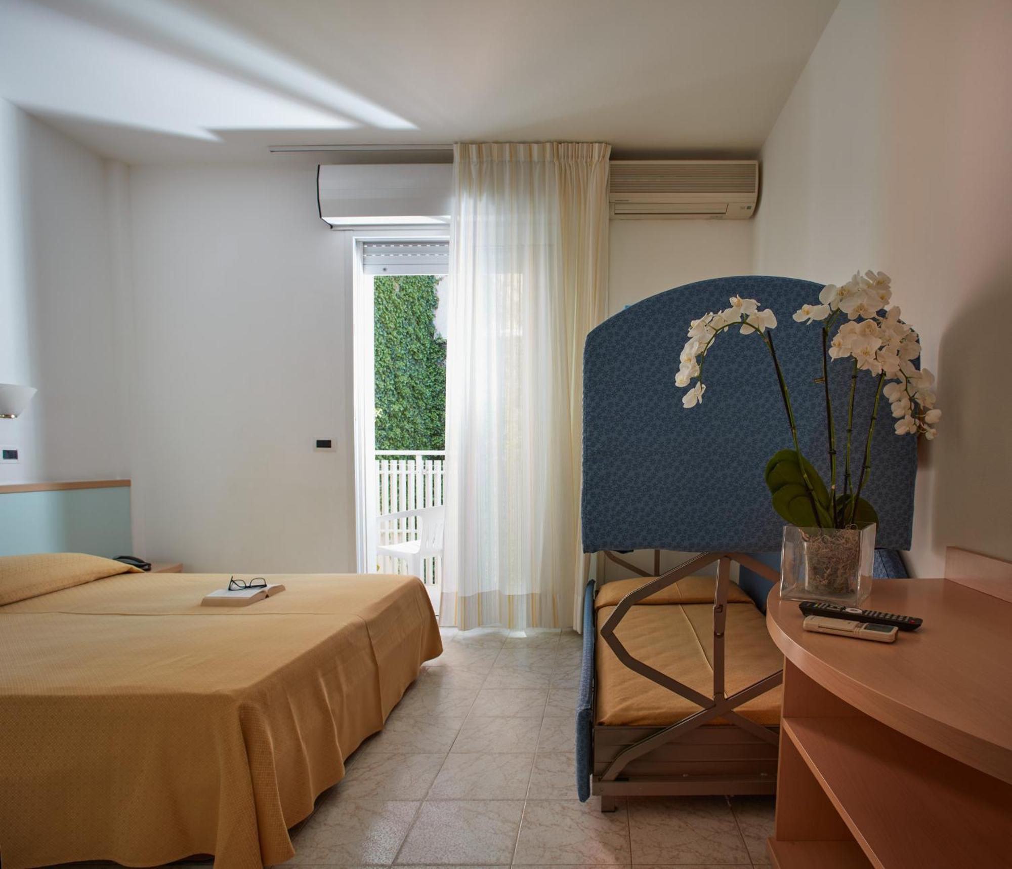 Hotel Pelikan Lignano Sabbiadoro Exterior foto